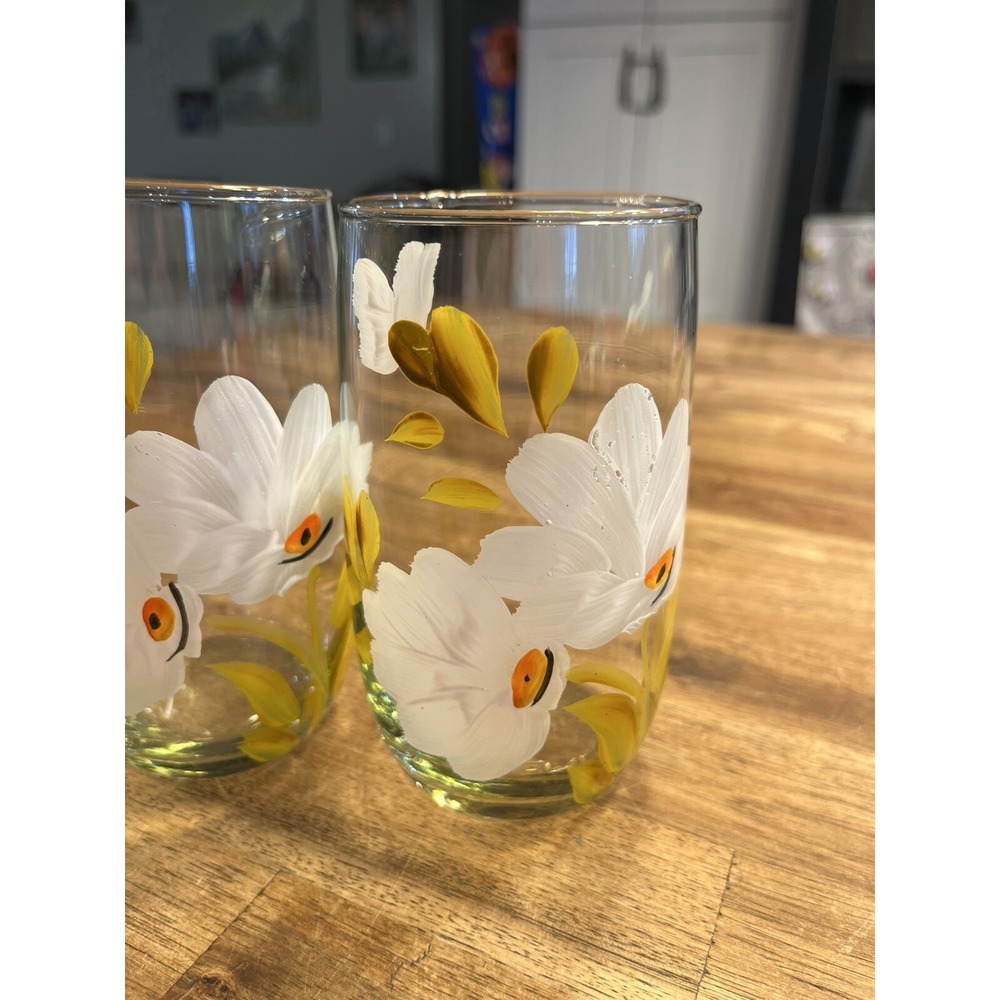 Vintage White Mum Glass Tumblers Hand Blown Hand Painted Set of 5 Mexico 5" tall - Picture 2 of 9